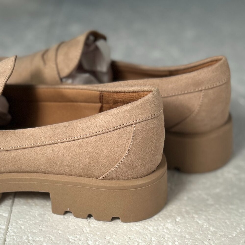 a new day NWOT SZ8 Tan Vegan Suede Penny Loafer Preppy Academia Modern Essential - Picture 6 of 10